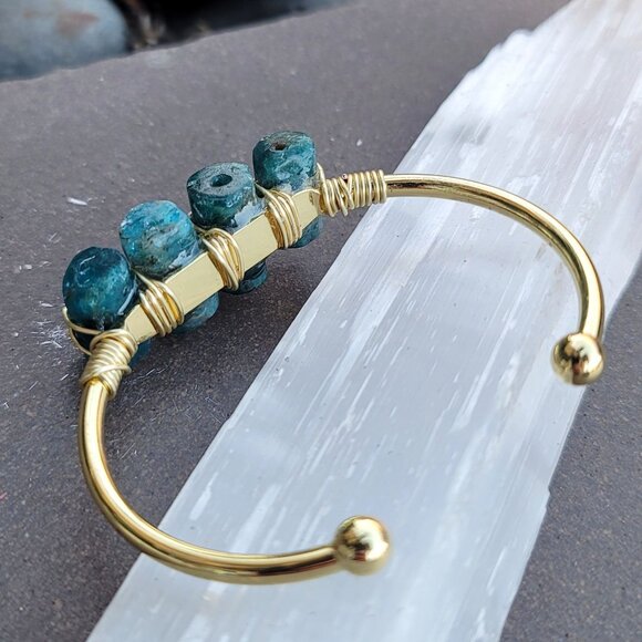 Blue Apatite Triple-Stone Wire Wrap Cuff w/ 14Kt Gold Over Copper – NWT Handmade - Picture 6 of 9